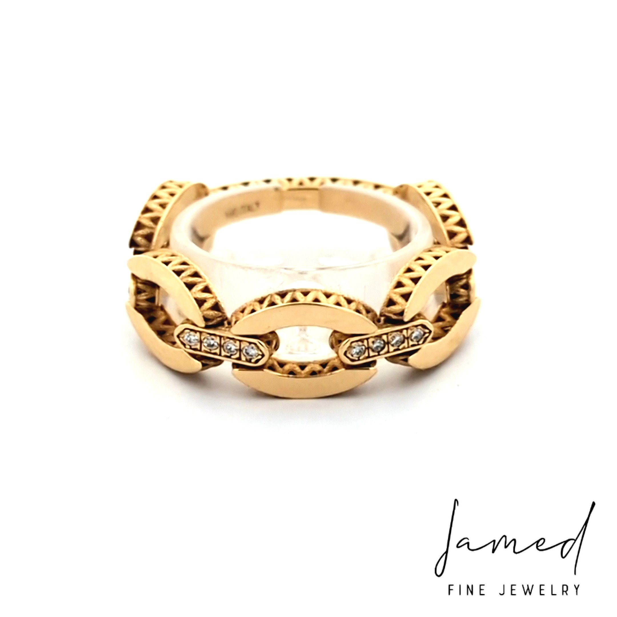 Diamond Link Ring . in Yellow Gold